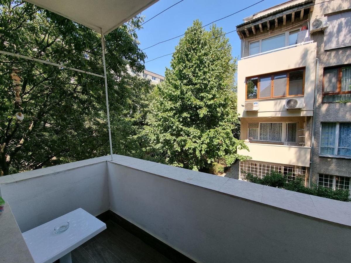Reni'S Apartment-With Private Parking In Center Burgas Esterno foto