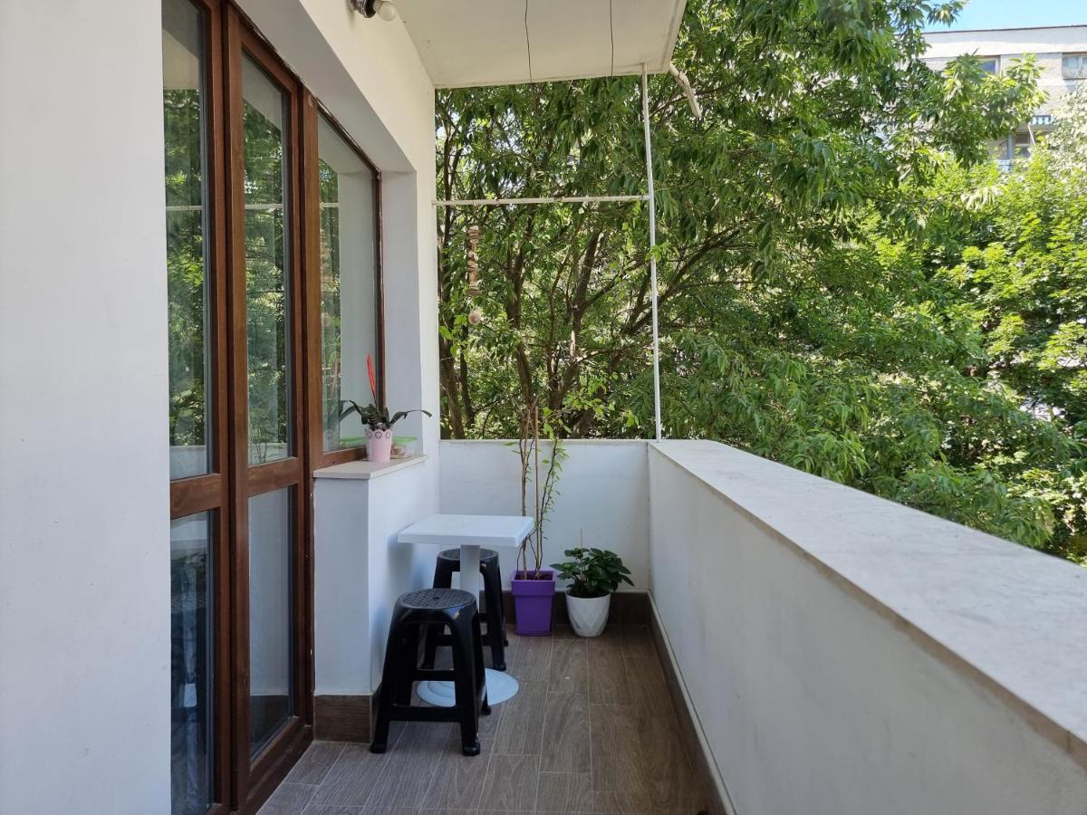 Reni'S Apartment-With Private Parking In Center Burgas Esterno foto