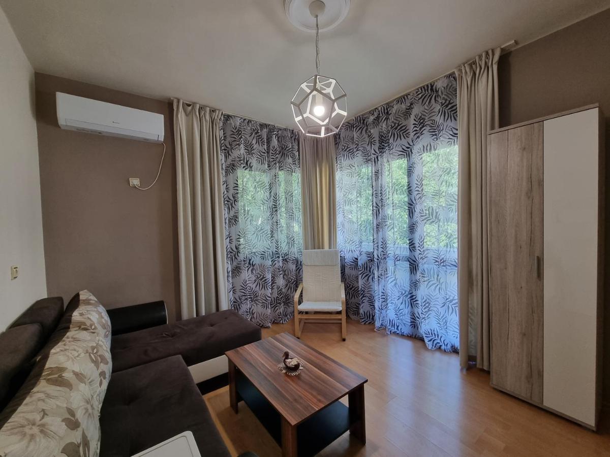 Reni'S Apartment-With Private Parking In Center Burgas Esterno foto
