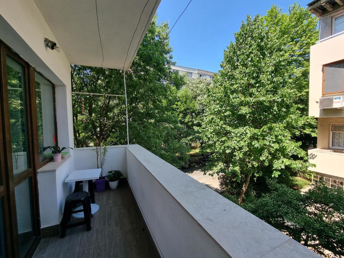 Reni'S Apartment-With Private Parking In Center Burgas Esterno foto