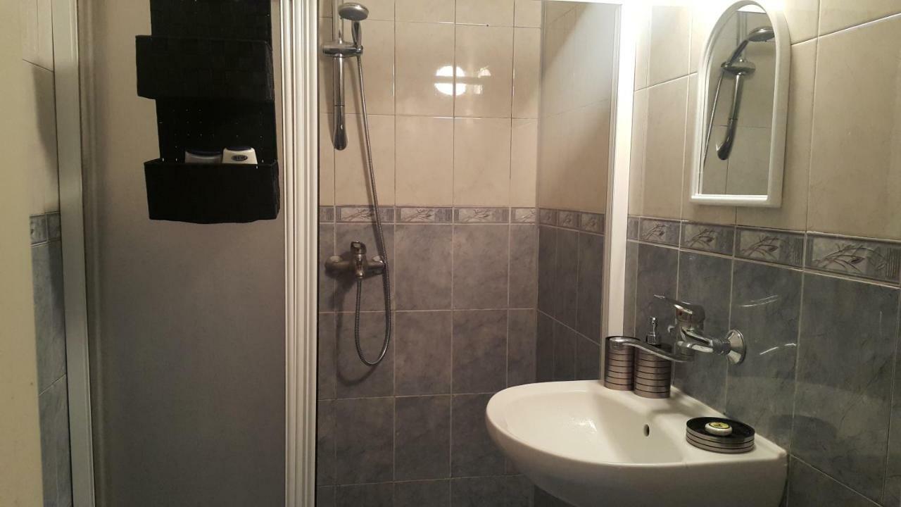 Reni'S Apartment-With Private Parking In Center Burgas Esterno foto