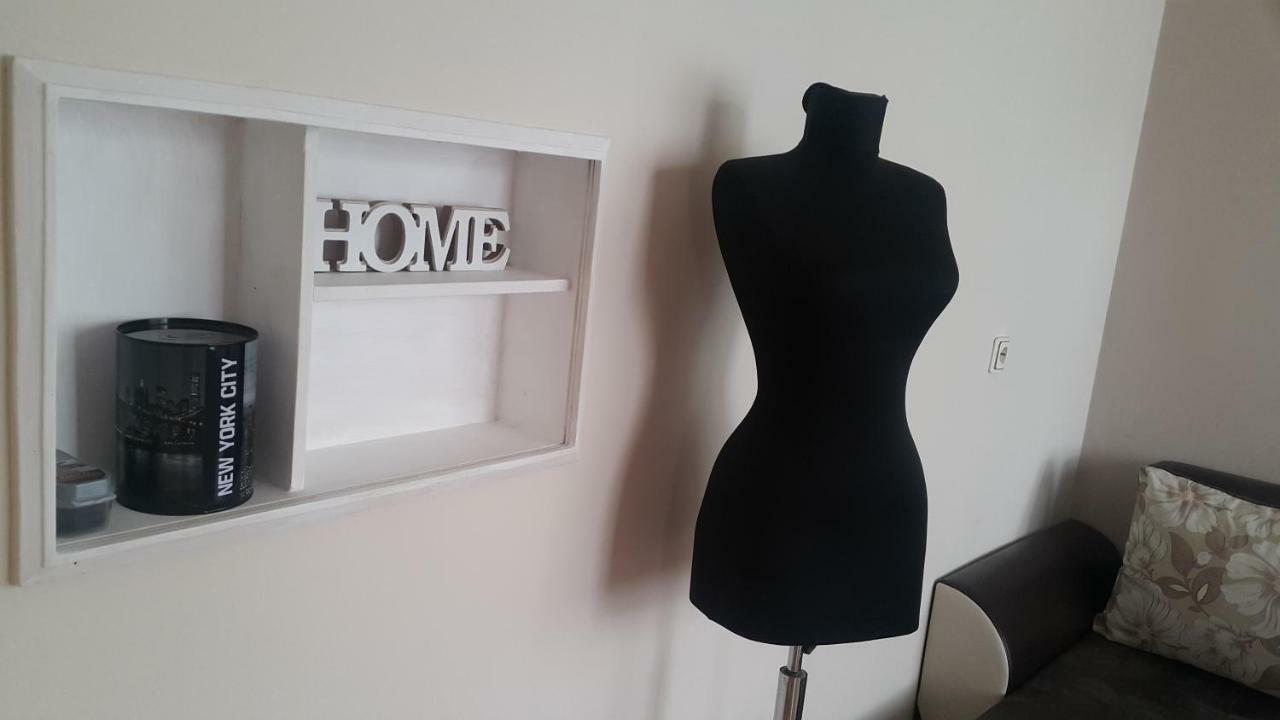 Reni'S Apartment-With Private Parking In Center Burgas Esterno foto